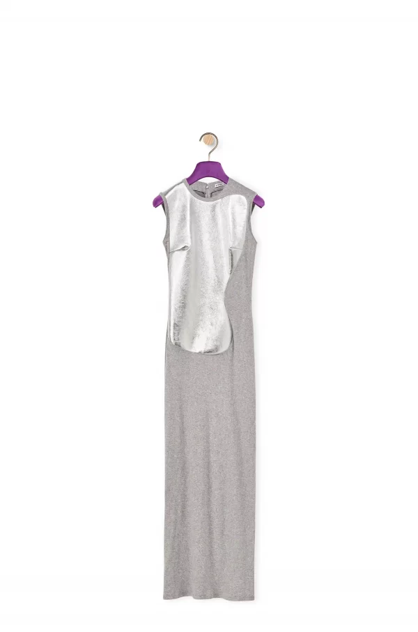 VESTIDO LOEWE LARGO ENTALLADO CON PANEL DE PIEL EN PLATA