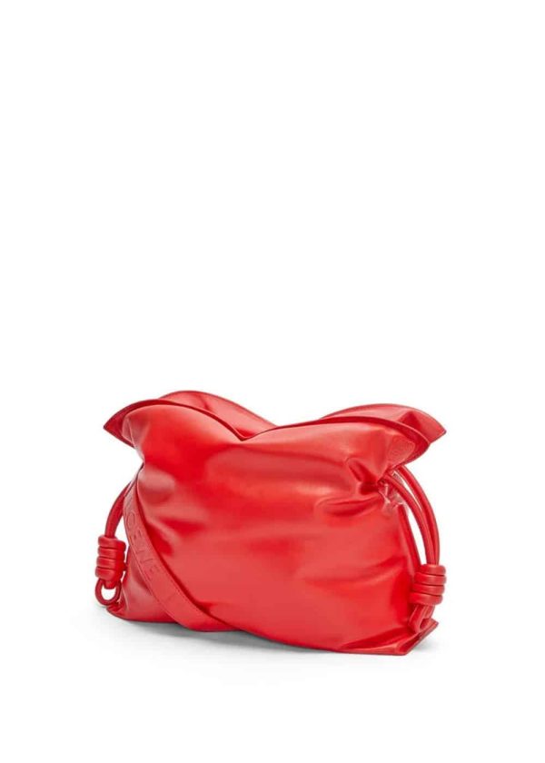 BOLSO FLAMENCO CLUTCH LOEWE EN PIEL BRILLANTE