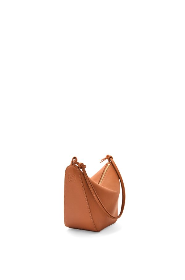 bolso-loewe-mini-hammock-camel