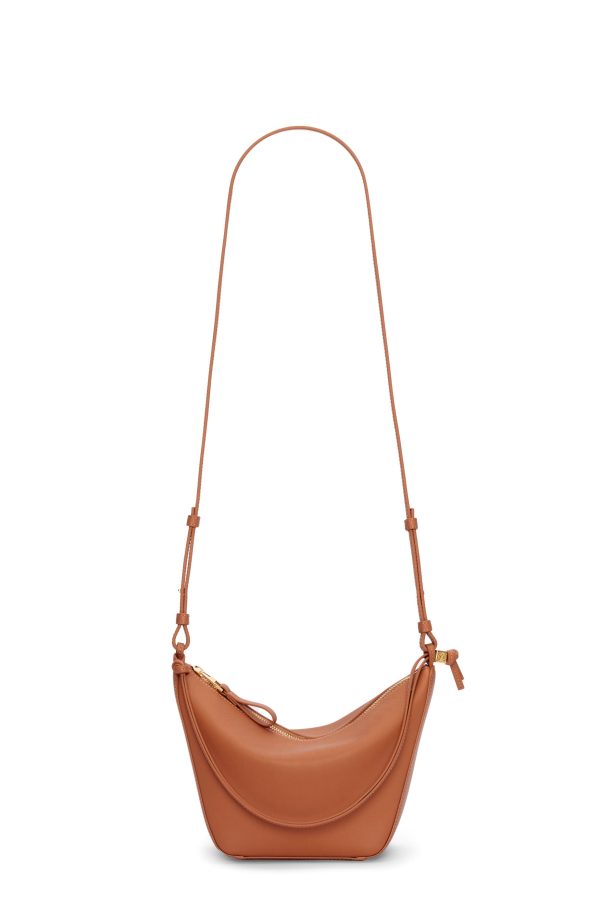 bolso-loewe-mini-hammock-camel