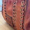 bolso-campomaggi-mano-cognac