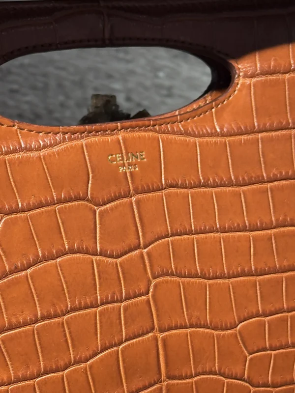 bolso celine cocodrilo 2 BOLSO CELINE FLAT POUCH DE PIEL DE COCODRILO