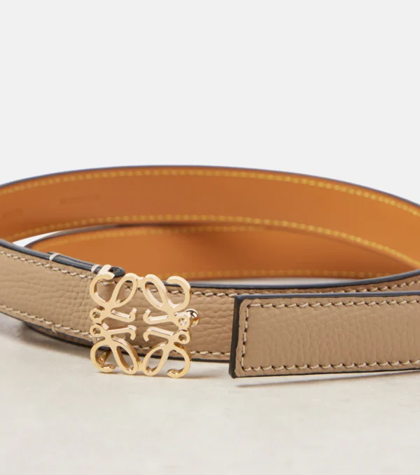 loewe cinturon anagrama