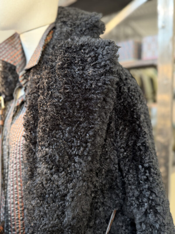 ALYSI. abrigo de pelo ecológico, bouclé.